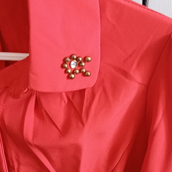 Red blouse - Picture 2 of 4